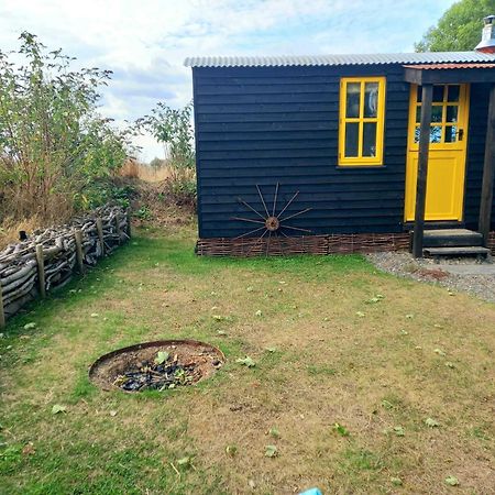 Field Hut Villa Уейдбридж Екстериор снимка