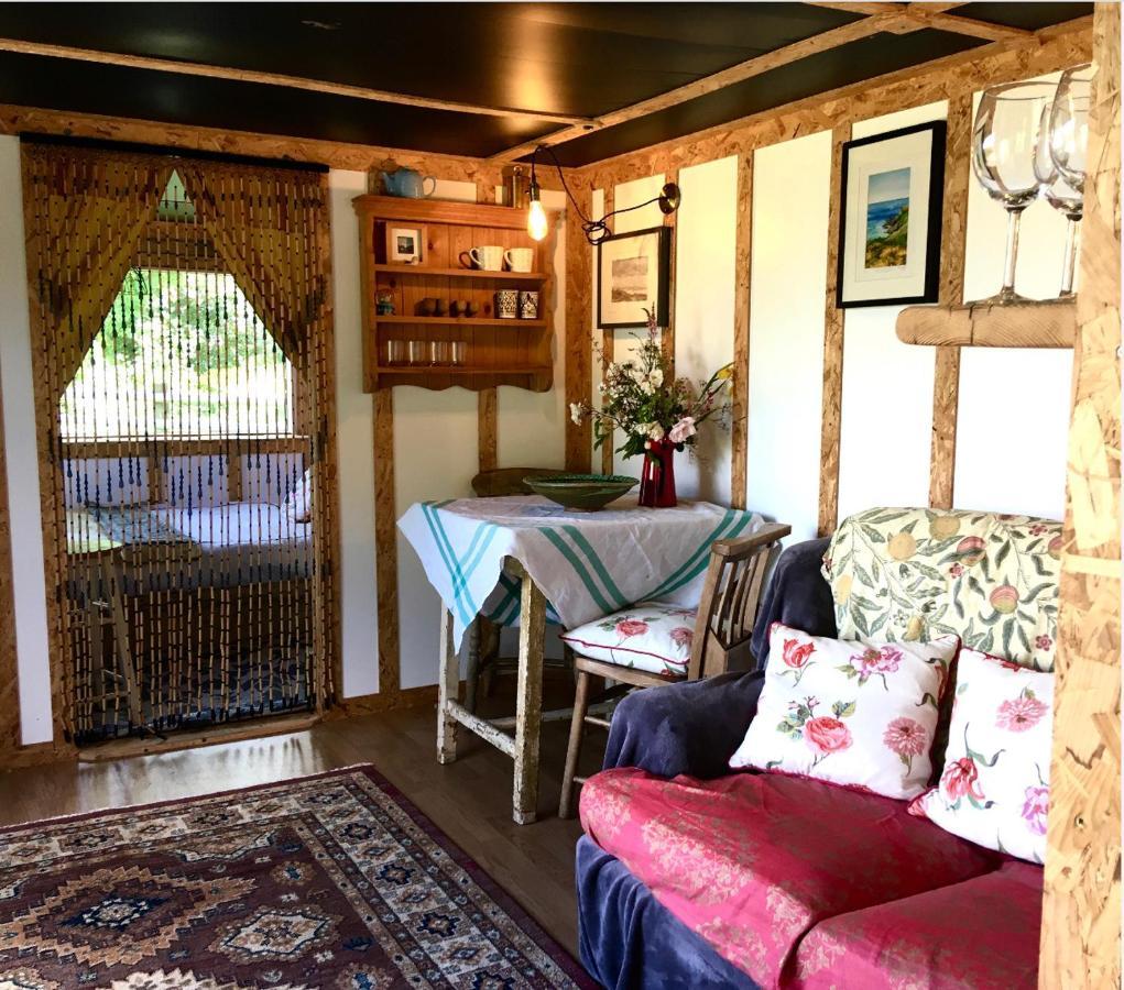 Field Hut Villa Уейдбридж Екстериор снимка