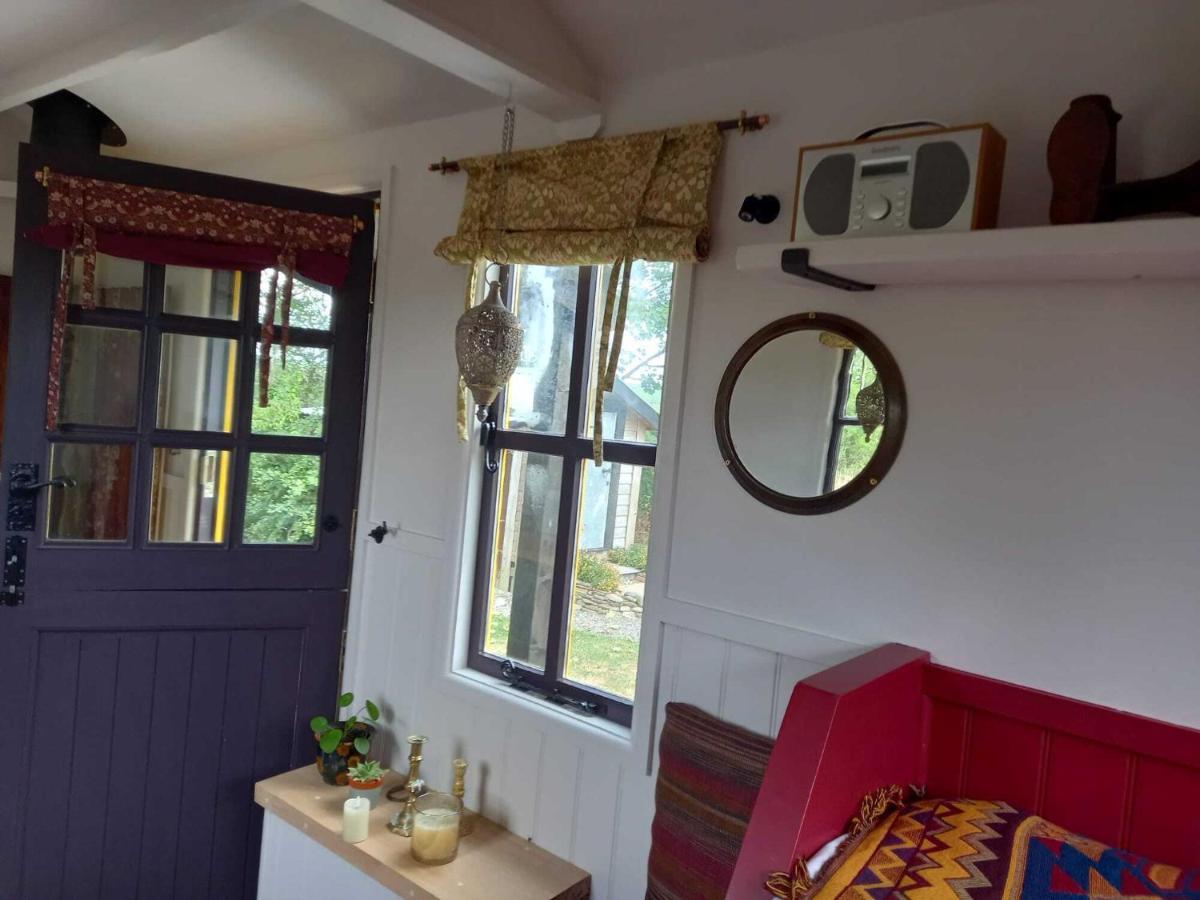 Field Hut Villa Уейдбридж Екстериор снимка