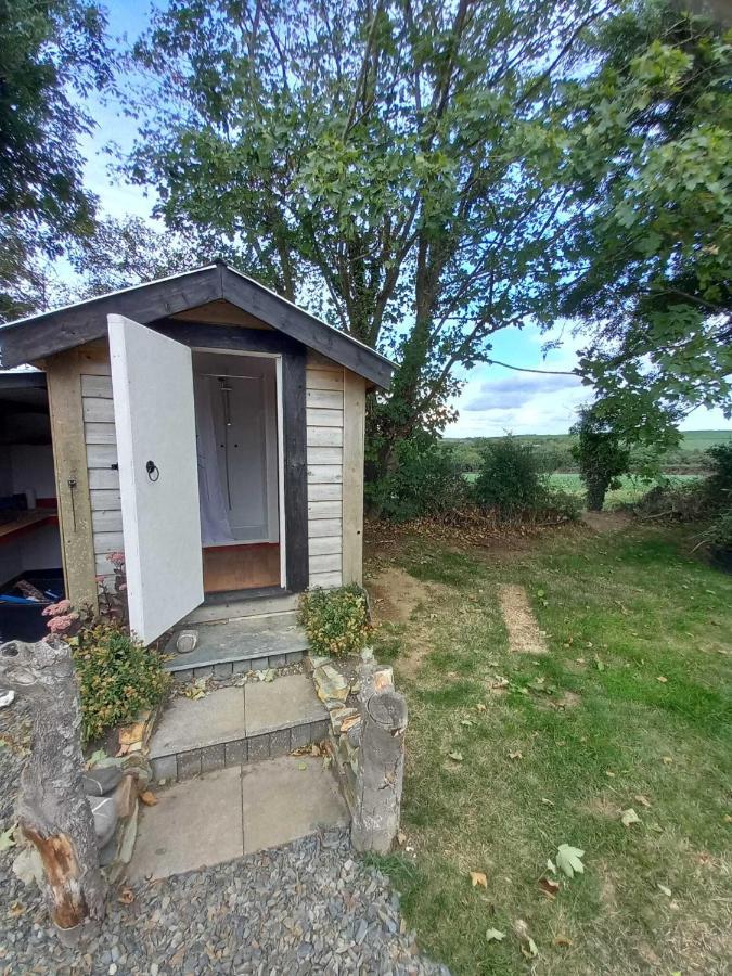 Field Hut Villa Уейдбридж Екстериор снимка